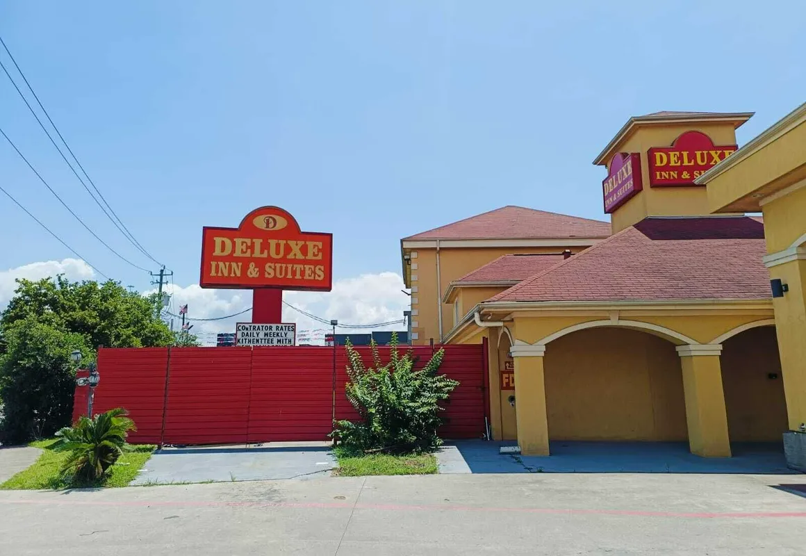 Capital O Deluxe Inn Channelview Houston I-10 hotel hero