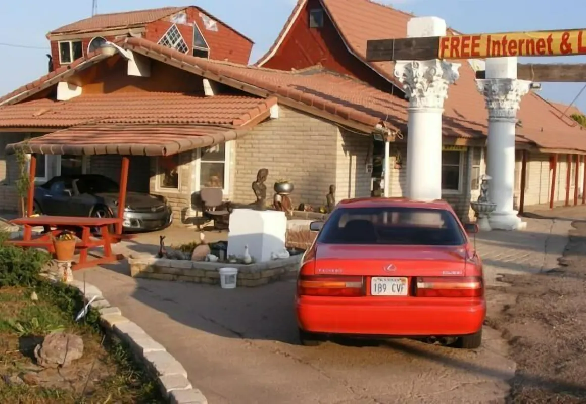 Nostalgic Stay Inn hotel hero