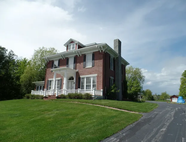 Captain Sweetser's Inn hotel detail image 1
