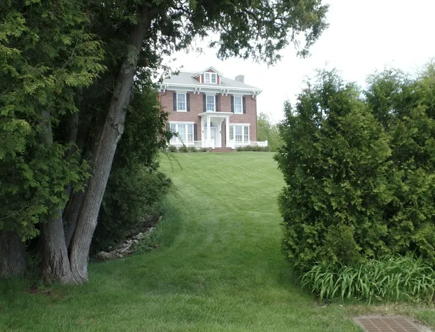 Captain Sweetser's Inn hotel detail image 1