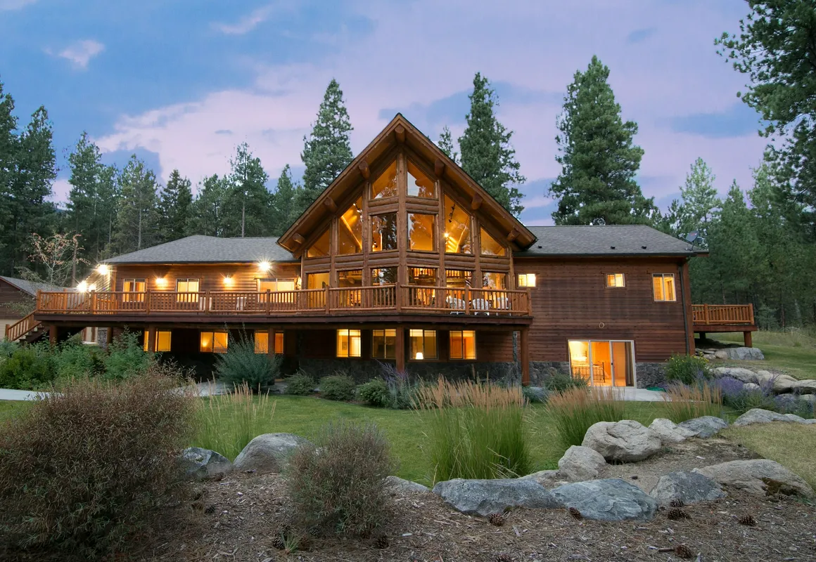 Pineview Lodge hotel hero