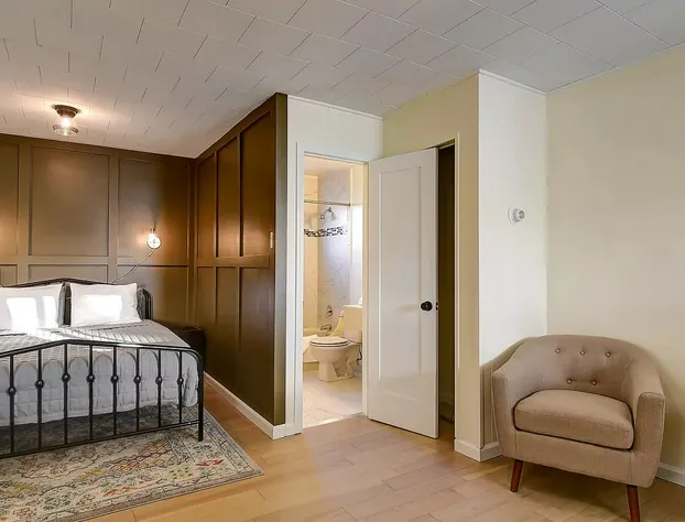 Old Tale Inn hotel detail image 1