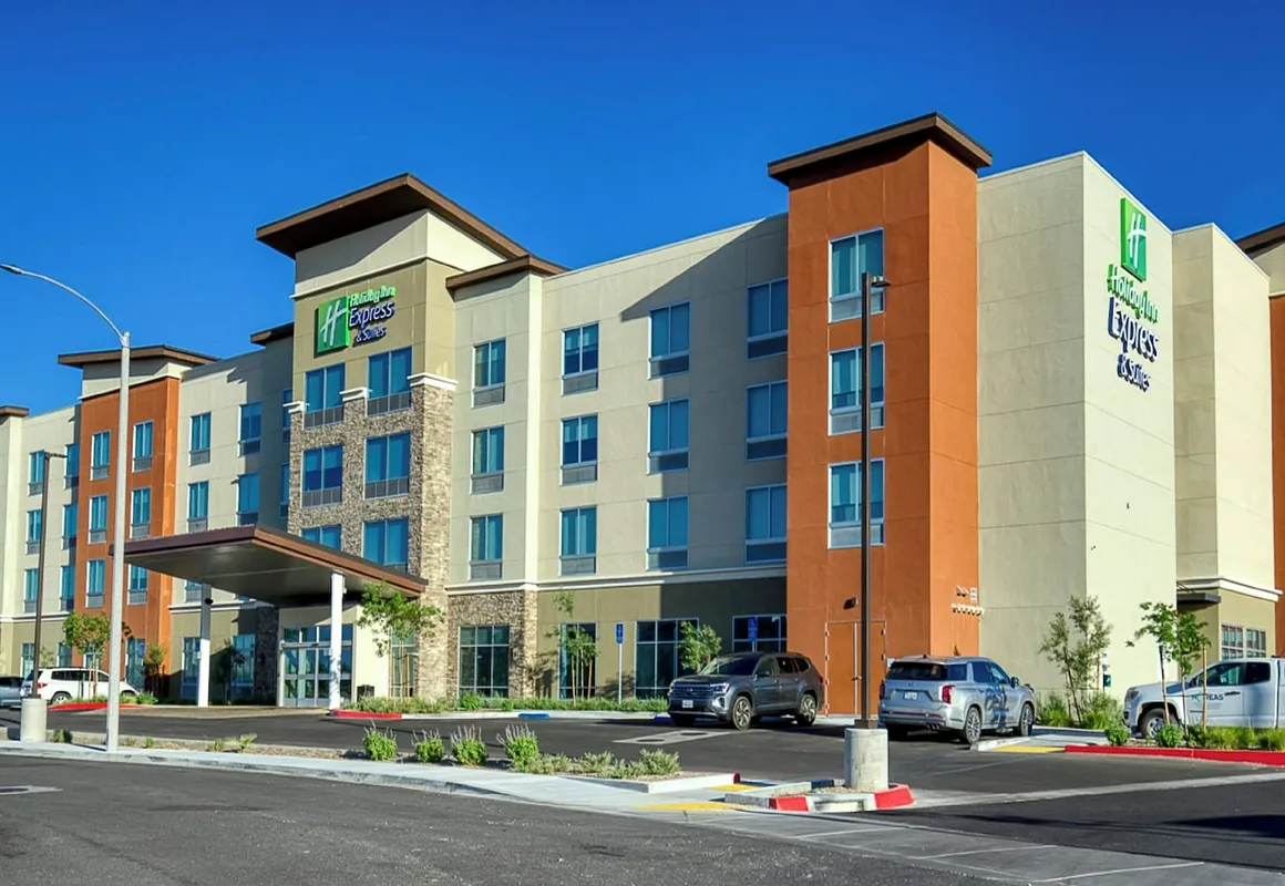 Holiday Inn Express & Suites Ridgecrest - China Lake by IHG hotel hero