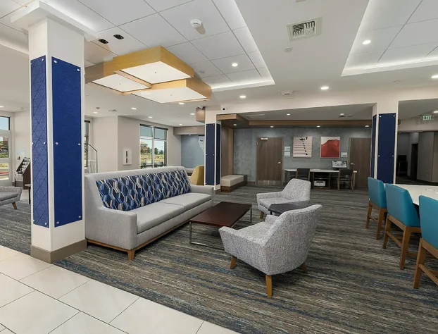 Holiday Inn Express & Suites Ridgecrest - China Lake by IHG hotel detail image 4