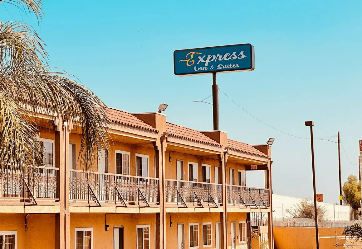 Express Inn & Suites hotel hero