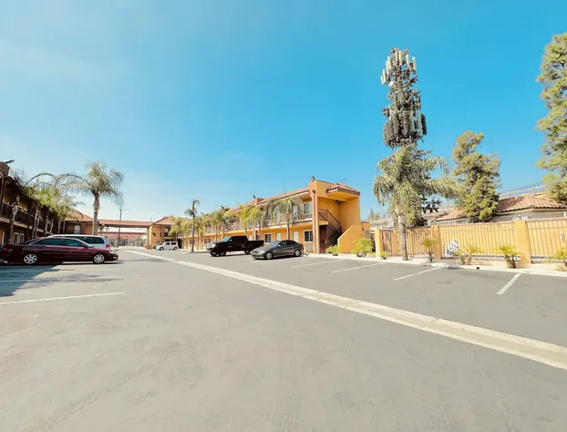 Express Inn & Suites hotel detail image 3