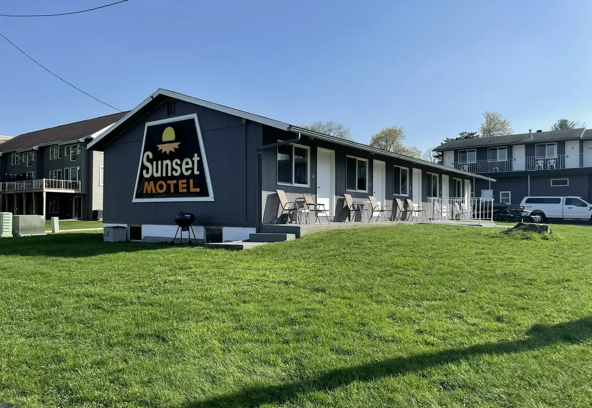 Sunset Motel hotel hero