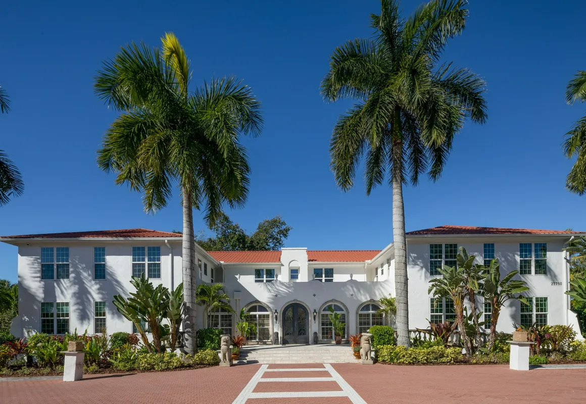 Shangri-La Springs hotel hero