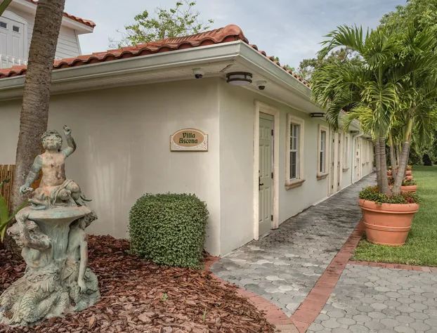 Shangri-La Springs hotel detail image 1