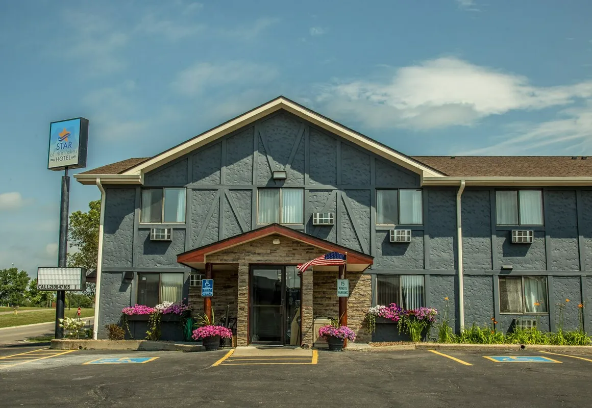 Star of The Lakes hotel hero