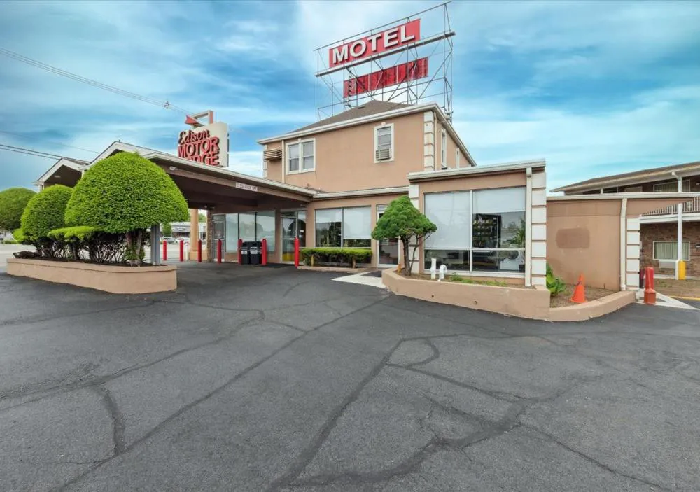 Edison Motor Lodge hotel hero