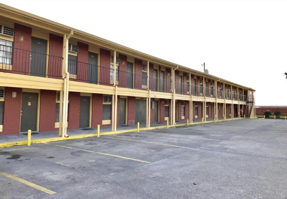 Economy Inn hotel hero