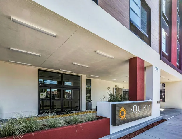 La Quinta Inn & Suites by Wyndham San Jose Airport-Downtown hotel detail image 1
