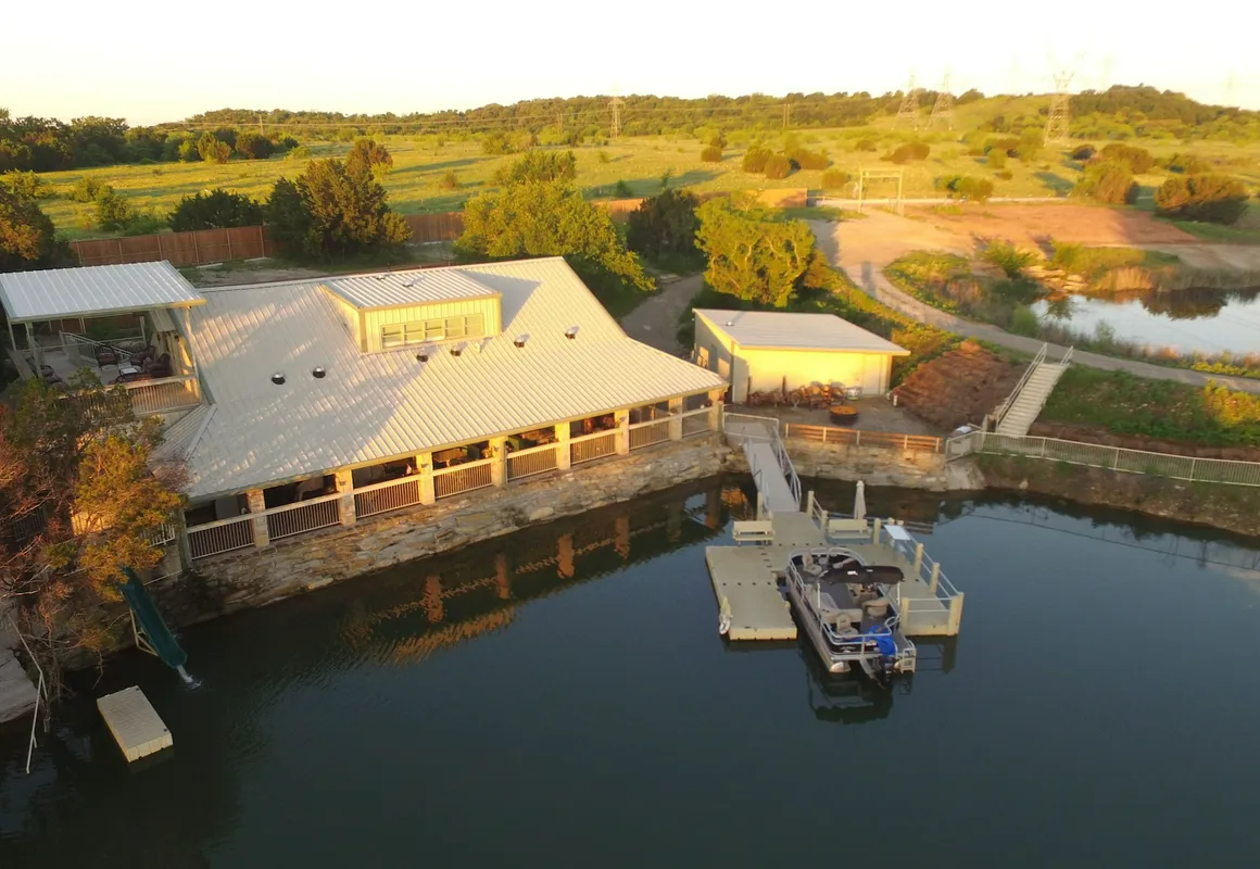 Lake Godstone™ hotel hero