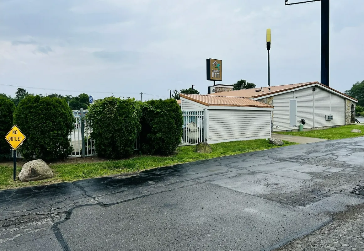 Cozy Garden Inn By OYO Hwy 40 Richmond hotel hero