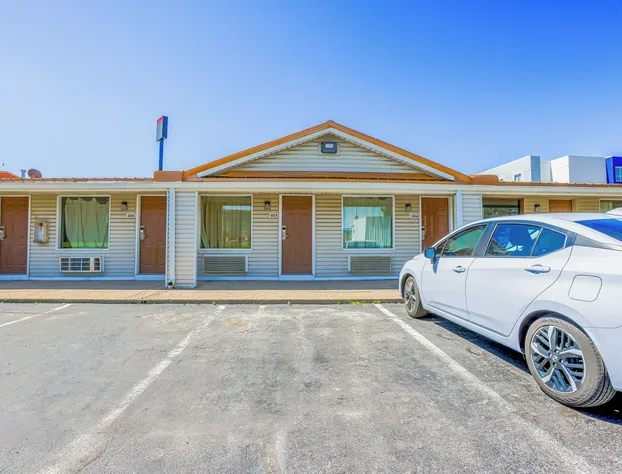 Cozy Garden Inn By OYO Hwy 40 Richmond hotel detail image 1