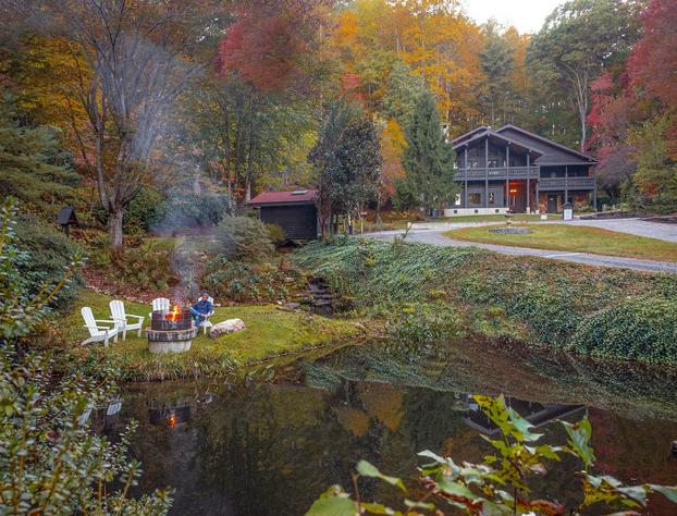 Outland Chalet & Suites Great Smoky Mountains hotel detail image 3
