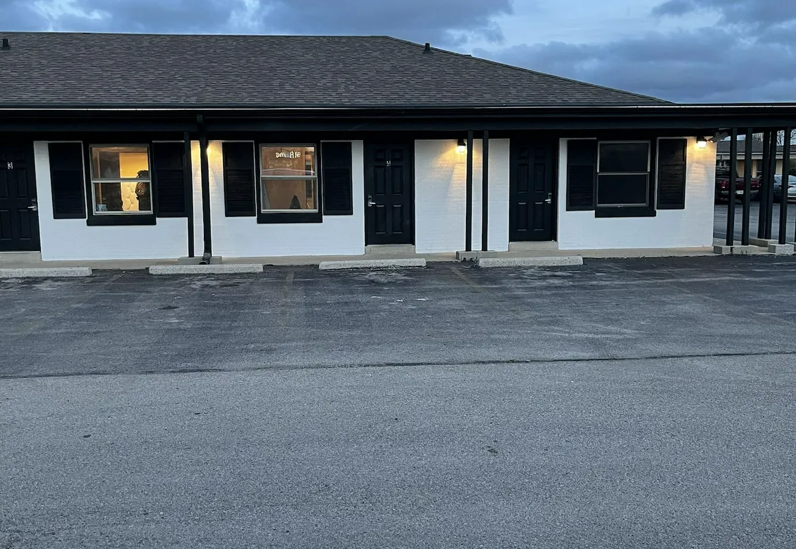 Red Lotus Inn hotel hero