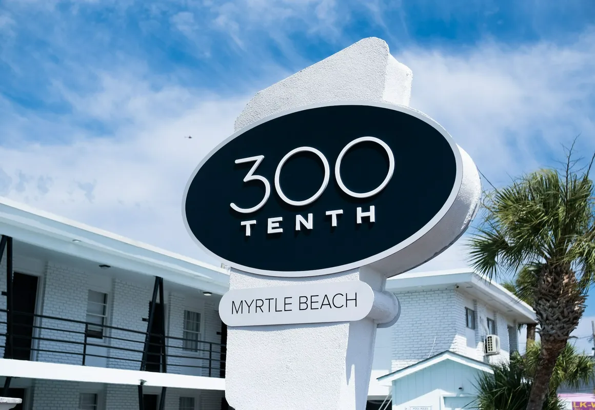 300 Tenth hotel hero