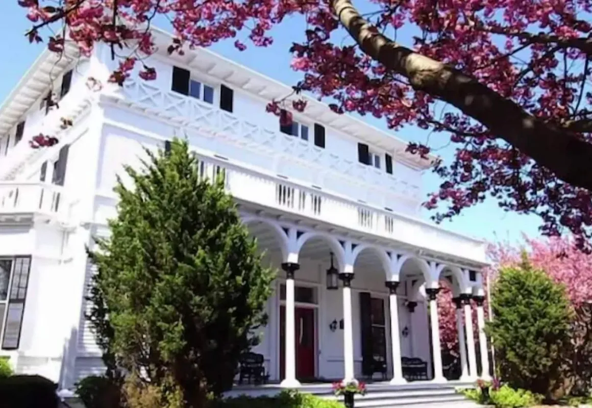 The Hamilton Hoppin House hotel hero