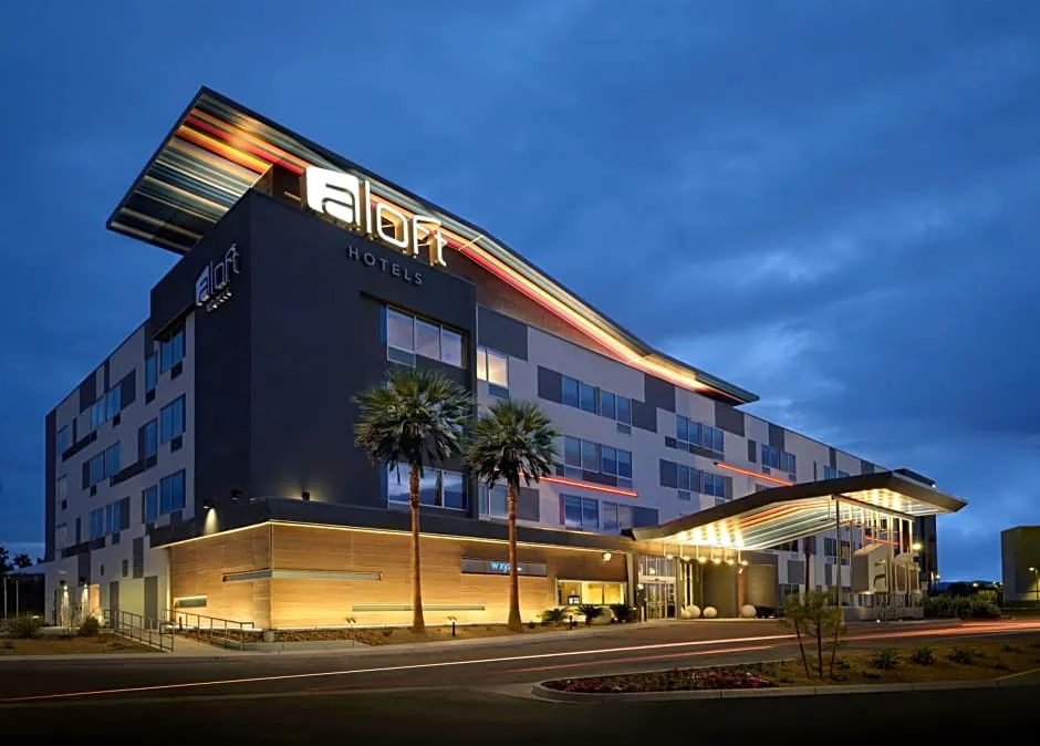 Aloft Henderson hotel hero