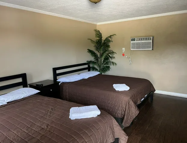 The Travelers Inn hotel detail image 3