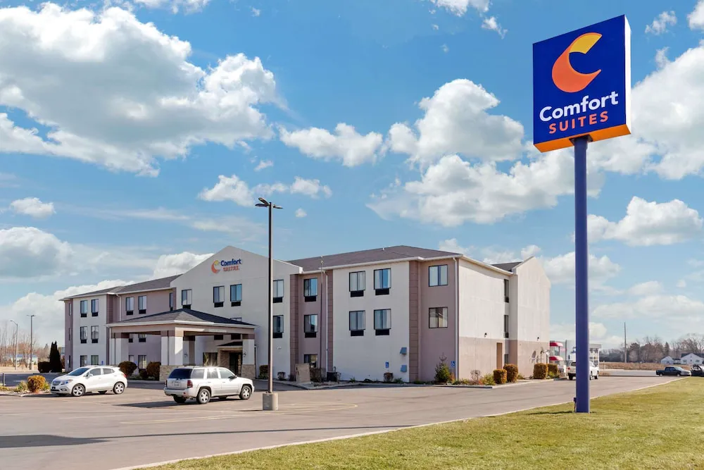 Comfort Suites South Haven Near I-96 hotel hero