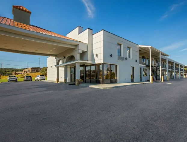 Econo Lodge White Pine Morristown I-81 & I-40 Split hotel detail image 2