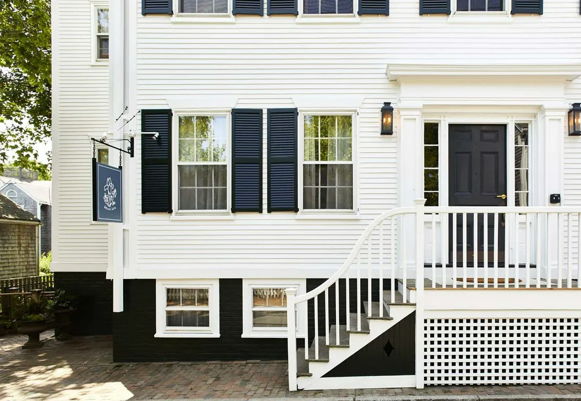 Blue Iris hotel hero