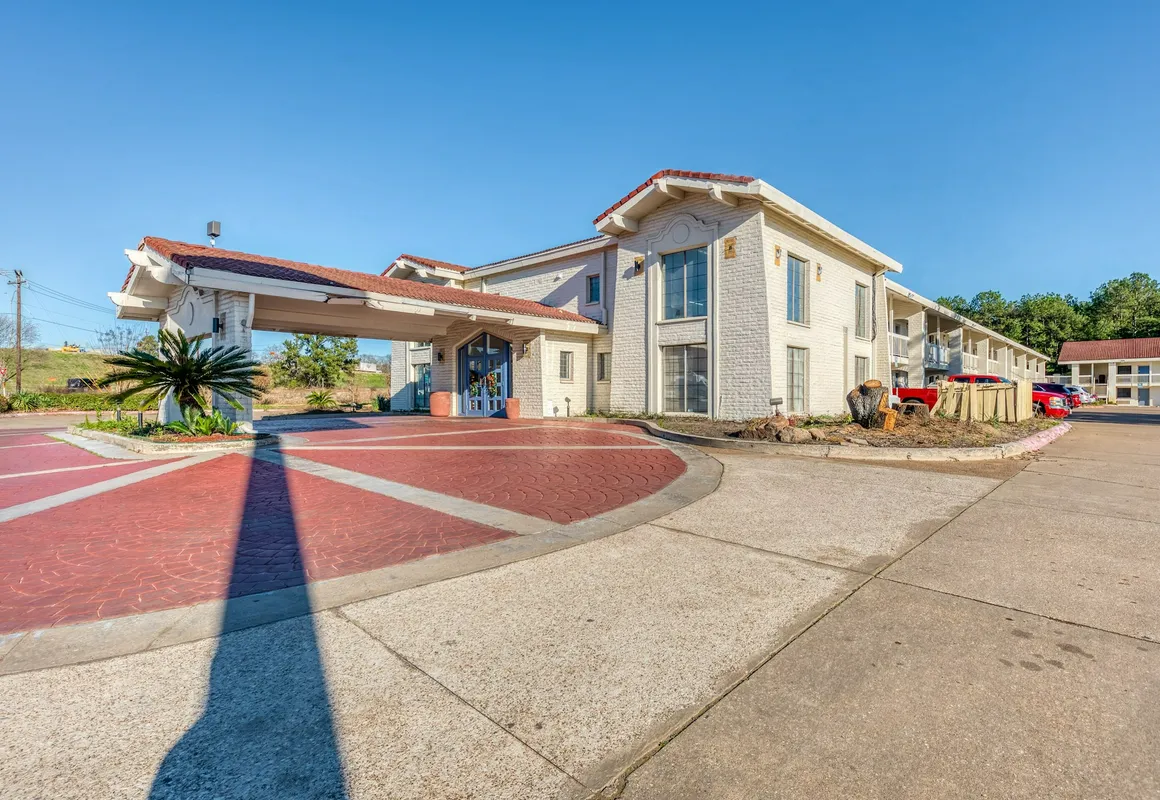 Baymont by Wyndham Nacogdoches Near University hotel hero