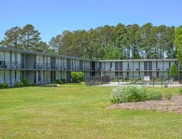 Masters Inn Selma/Smithfield I-95 By OYO hotel detail image 2