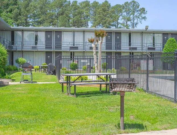 Masters Inn Selma/Smithfield I-95 By OYO hotel detail image 4