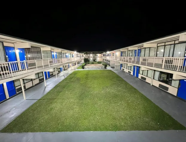 James River Inn & Suites hotel detail image 1