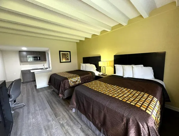 James River Inn & Suites hotel detail image 4