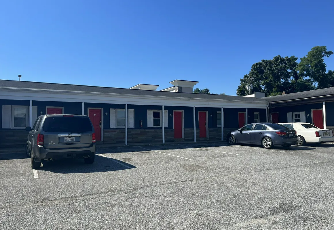 Golden Luck Motel hotel hero