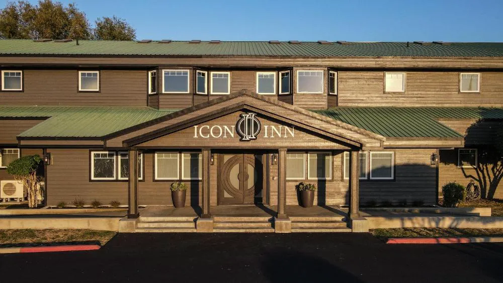Icon Inn hotel hero