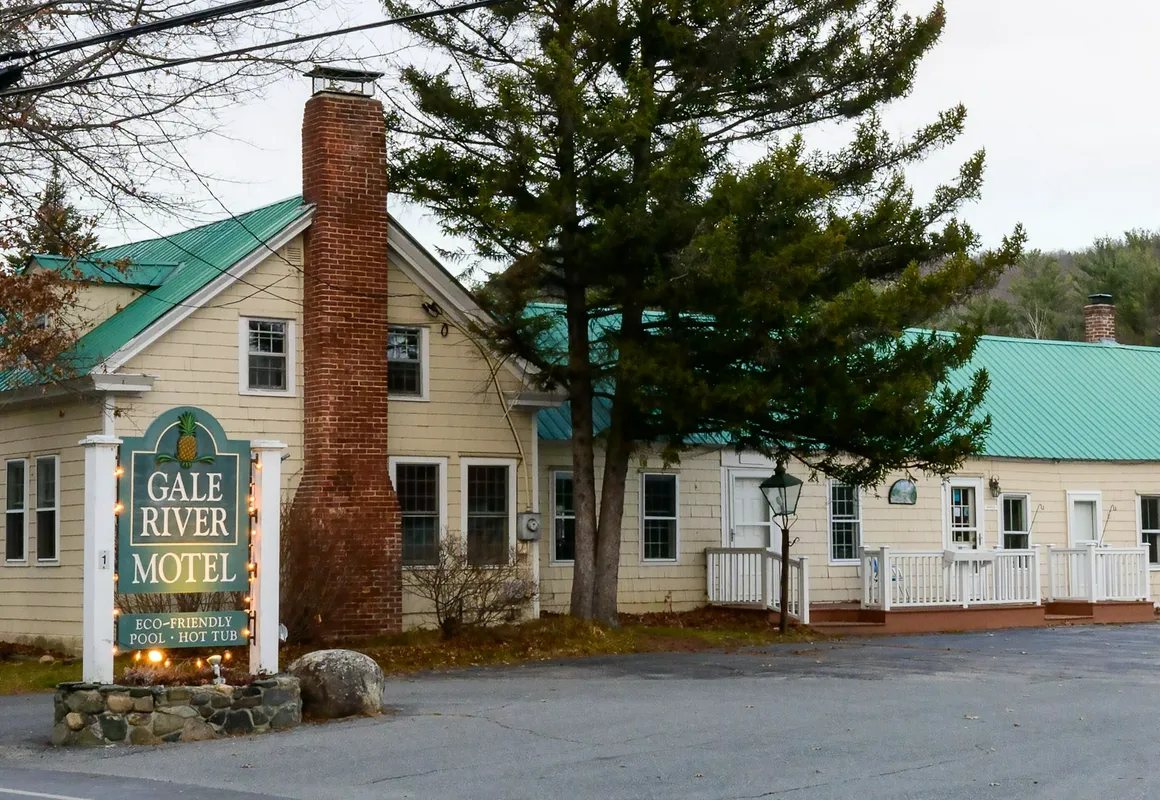 Gale River Motel hotel hero