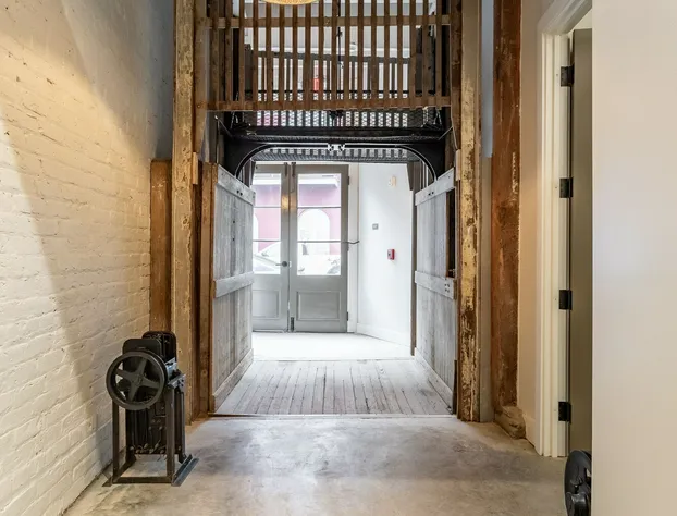 Mint House New Orleans Riverside hotel detail image 2