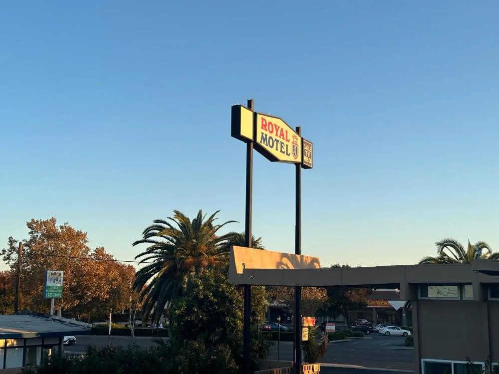 Royal Motel Tracy Llc hotel hero