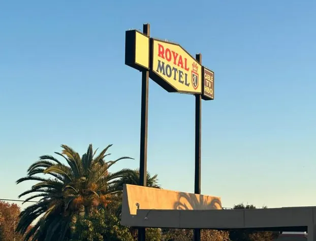 Royal Motel Tracy Llc hotel detail image 1