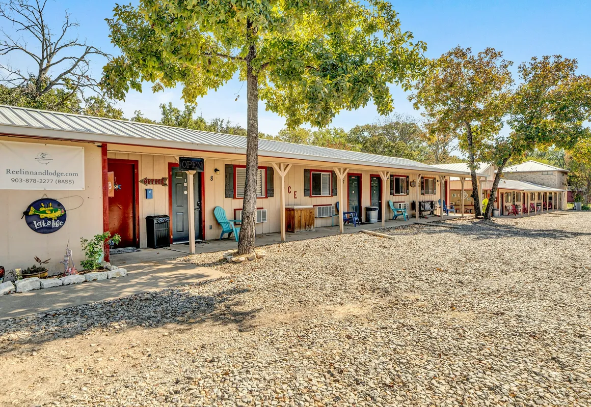 Reel Inn and Lodge hotel hero