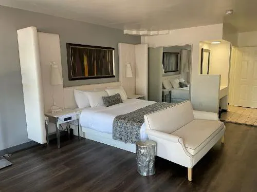 Oak Tree Inn hotel detail image 2