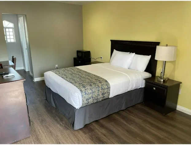 Oak Tree Inn hotel detail image 4