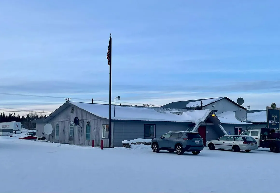 Draft House & Lodge hotel hero