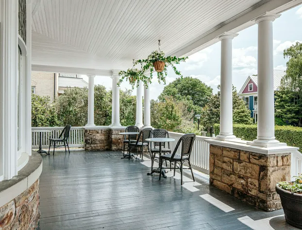 The Historic Berkeley Place hotel detail image 2