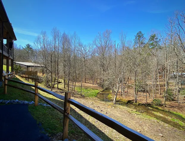 Copperhead Lodge and Resort Cabin Rentals hotel detail image 4