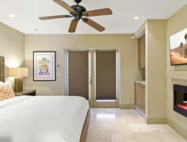 Poolside Fun King Suite hotel detail image 3