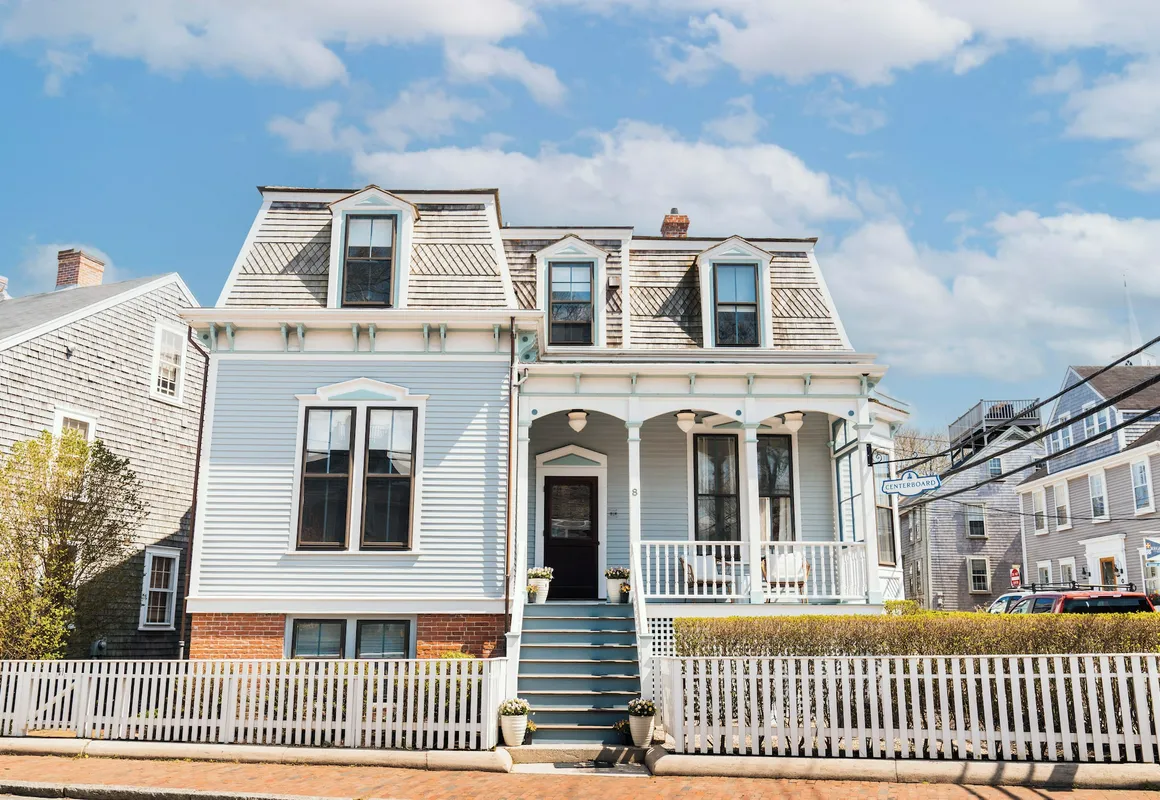 Centerboard hotel hero