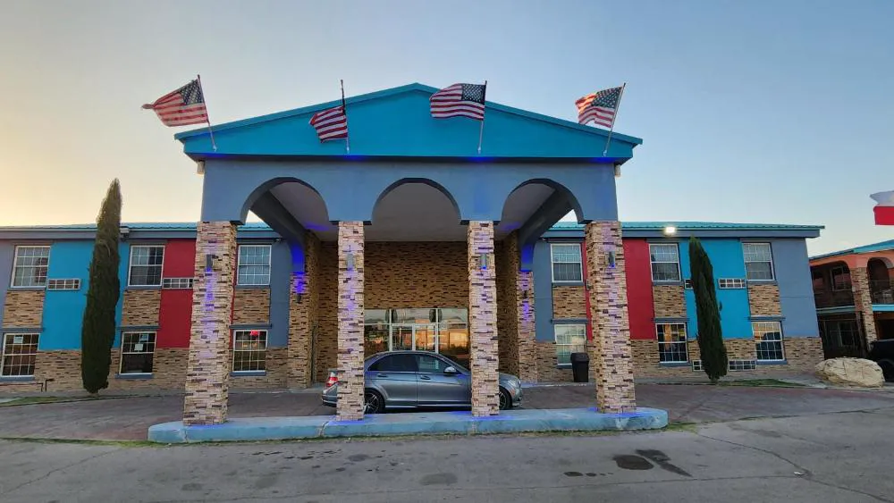 B&J Hotel and Apartment hotel hero