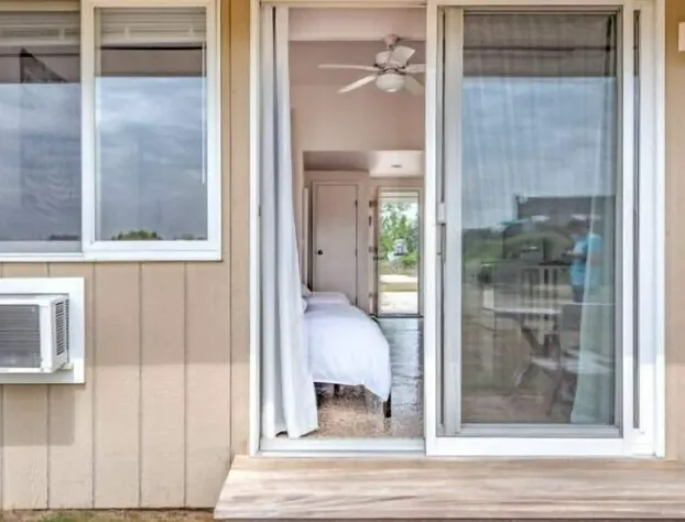 435 East Lake hotel detail image 2